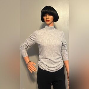Abercrombie & Fitch Light Gray Long Sleeve Top